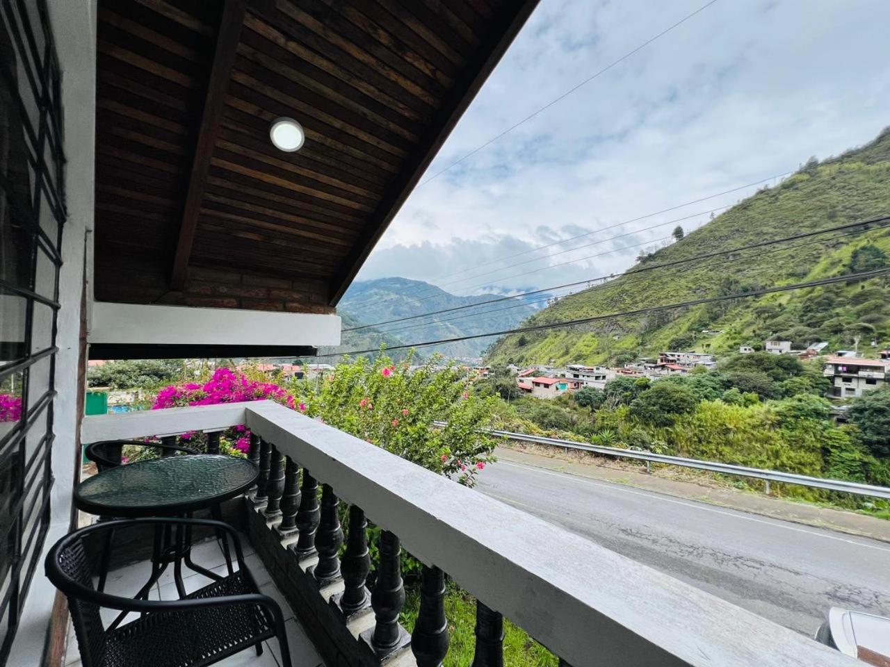 באניוס Mountain Chalet - Tungurahua Hot Springs/Aguas Termales מראה חיצוני תמונה