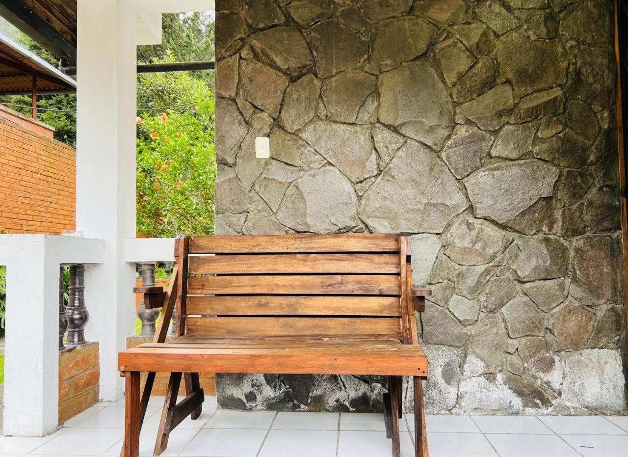 באניוס Mountain Chalet - Tungurahua Hot Springs/Aguas Termales מראה חיצוני תמונה